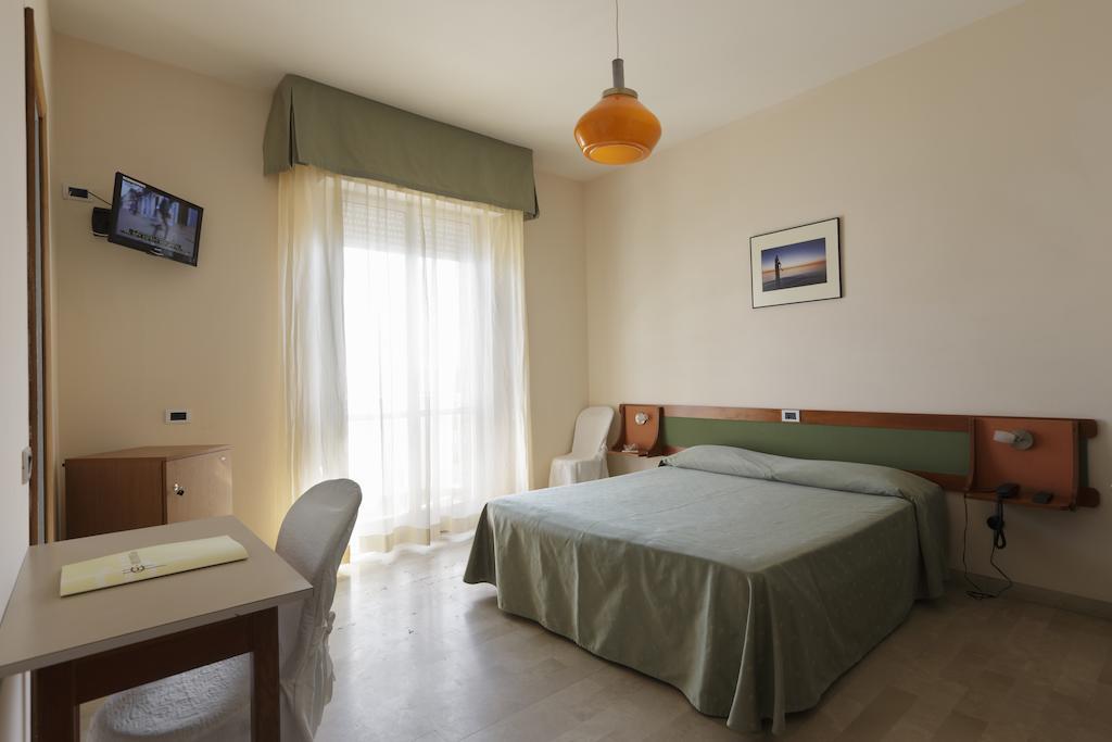 Hotel Continental Fano Room photo